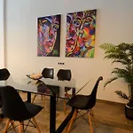 Fabrica Del Lujo En El Centro De *