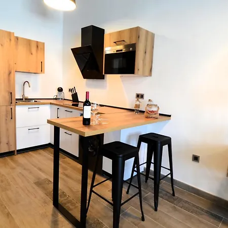 Fabrica Del Lujo En El Centro De Apartament